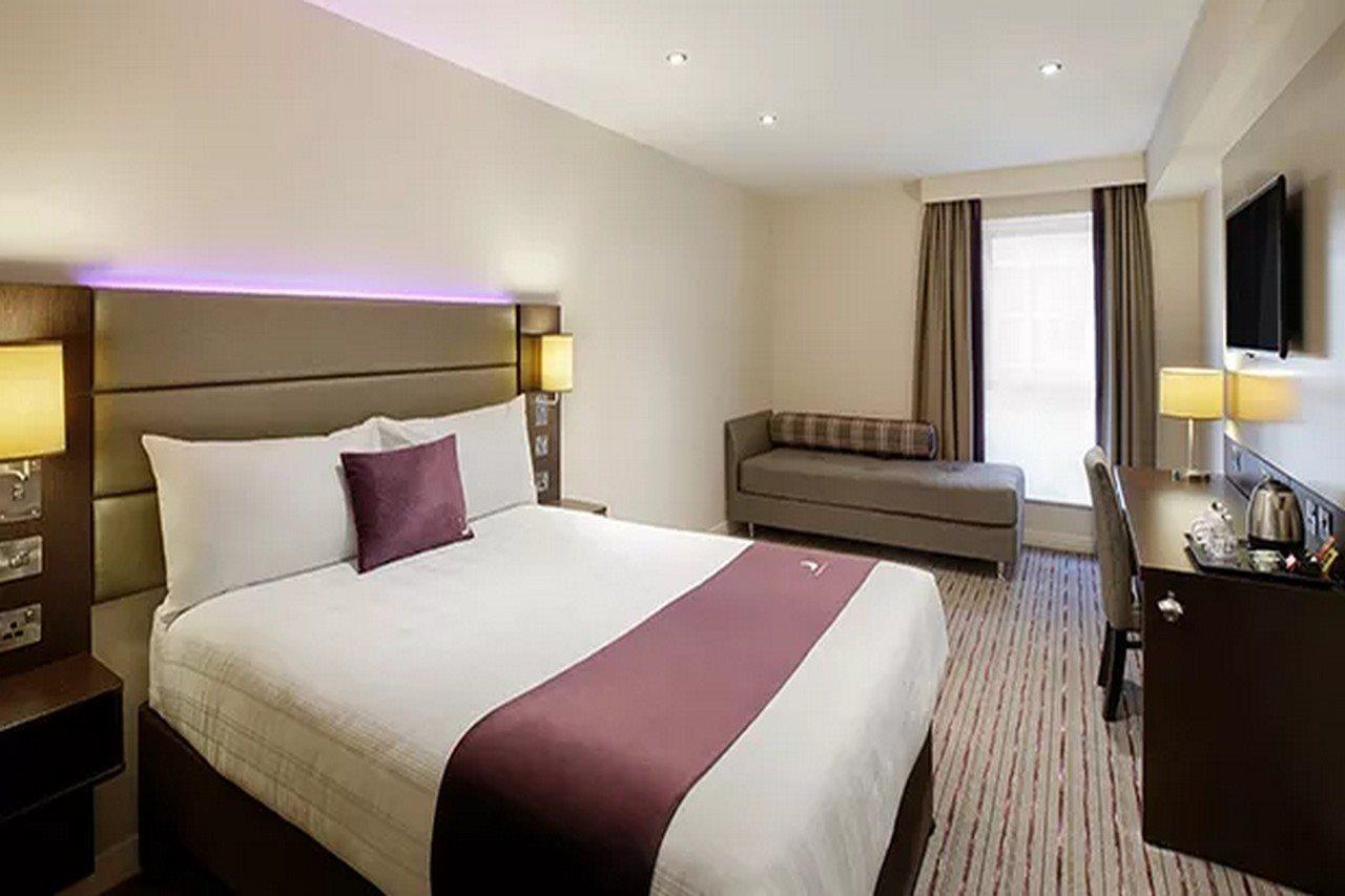 Premier Inn Epsom Central Dış mekan fotoğraf