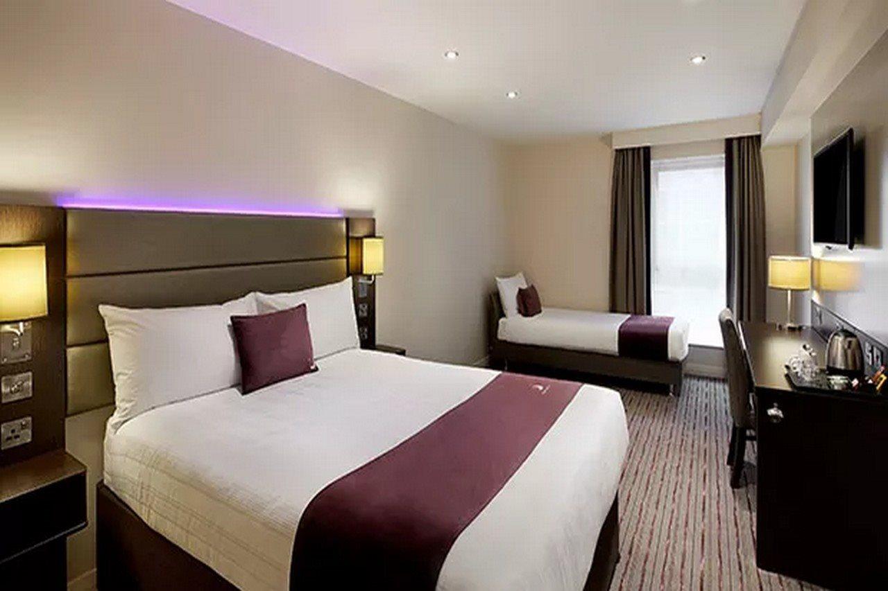 Premier Inn Epsom Central Dış mekan fotoğraf