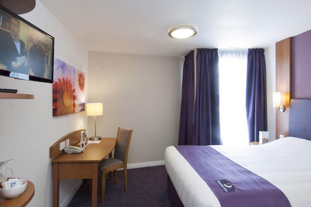 Premier Inn Epsom Central Oda fotoğraf