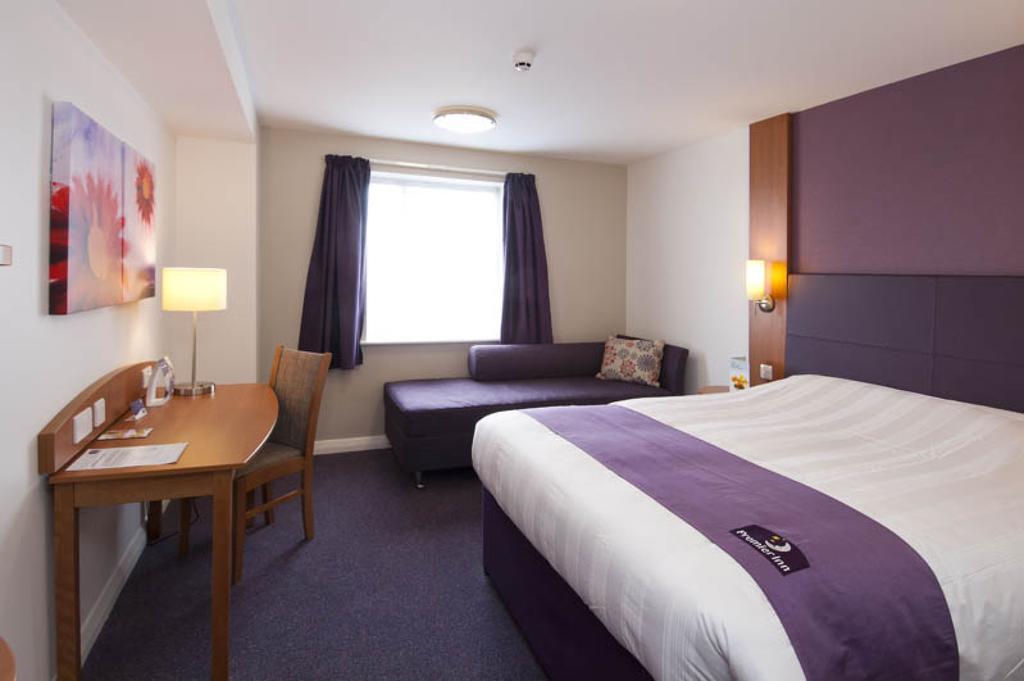 Premier Inn Epsom Central Oda fotoğraf