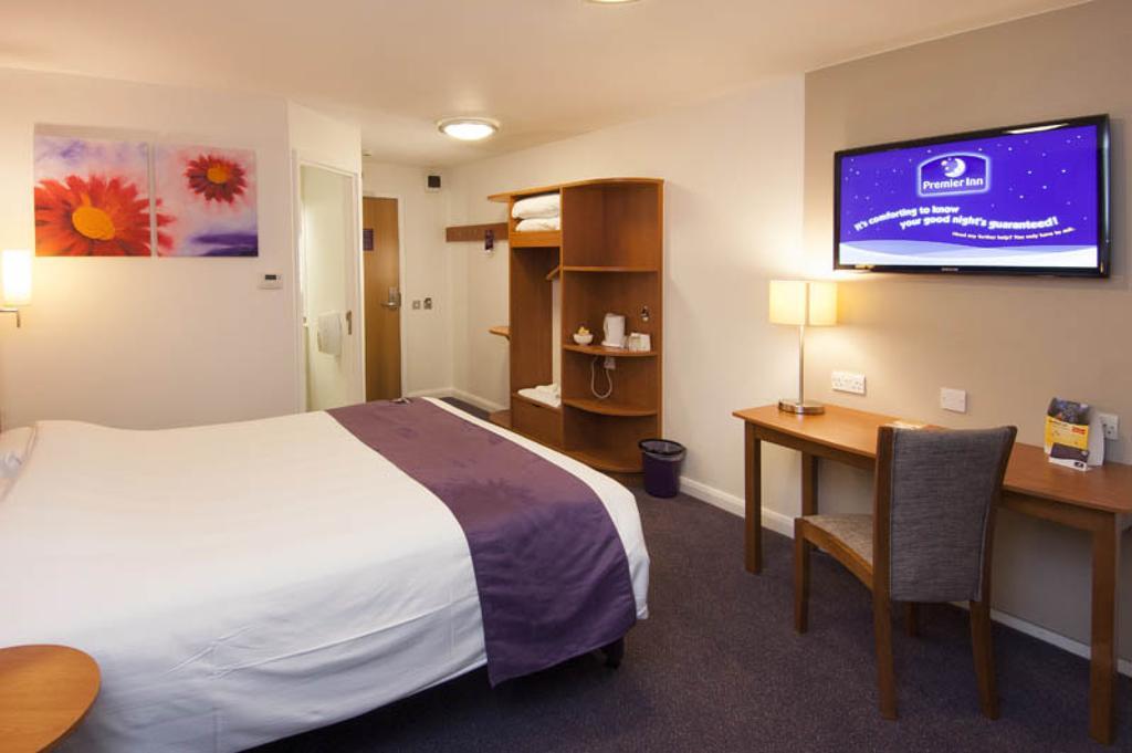 Premier Inn Epsom Central Dış mekan fotoğraf