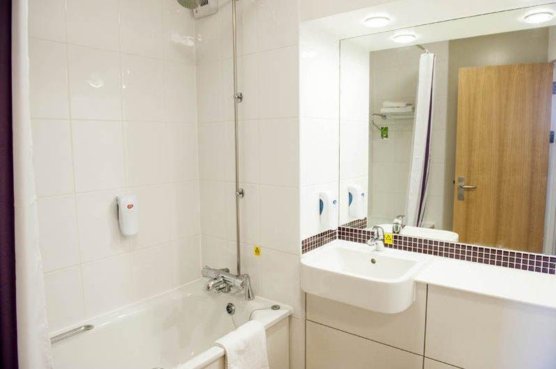 Premier Inn Epsom Central Dış mekan fotoğraf